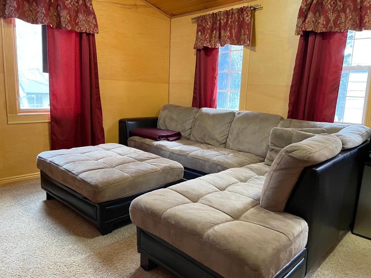 Luna Bed & Breakfast Grand Forks Bagian luar foto