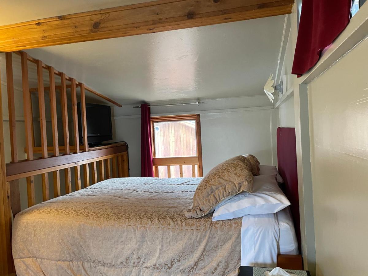 Luna Bed & Breakfast Grand Forks Bagian luar foto