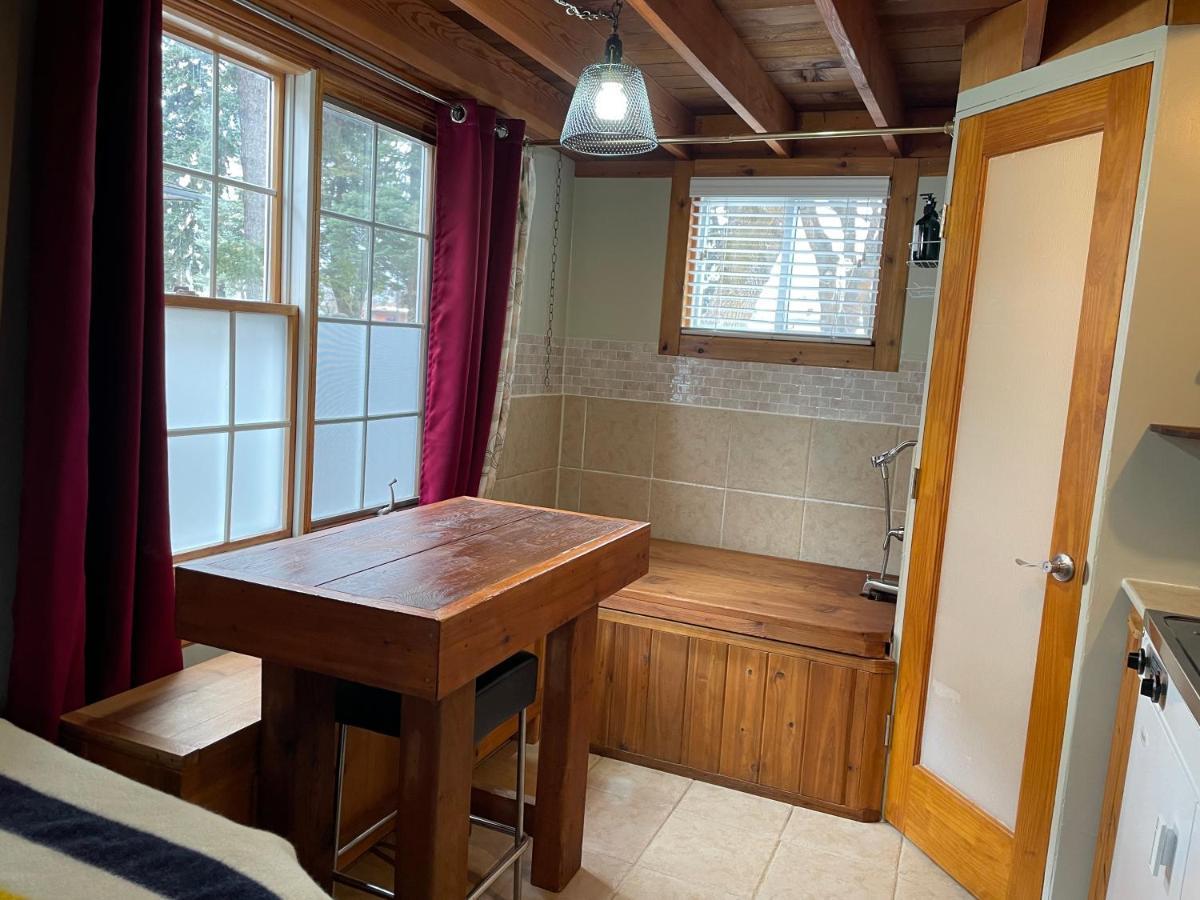 Luna Bed & Breakfast Grand Forks Bagian luar foto