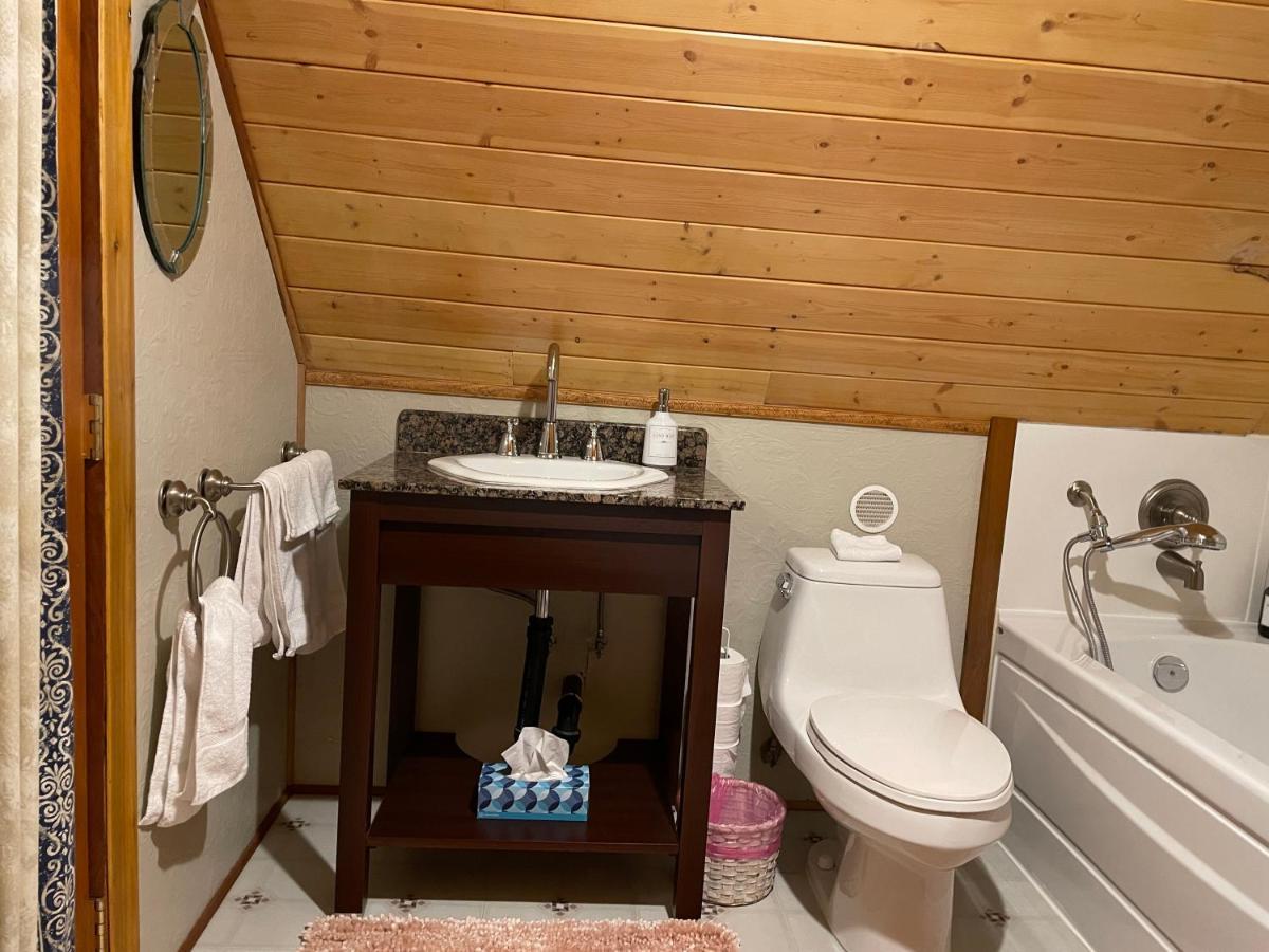 Luna Bed & Breakfast Grand Forks Bagian luar foto