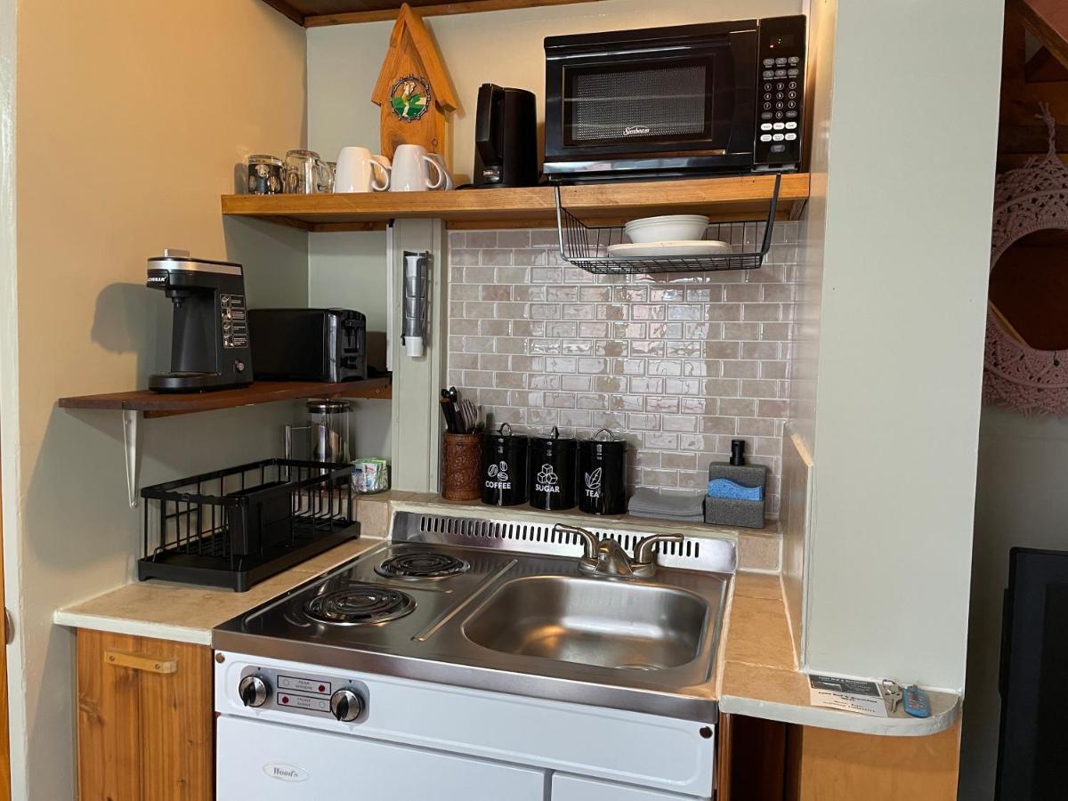 Luna Bed & Breakfast Grand Forks Bagian luar foto
