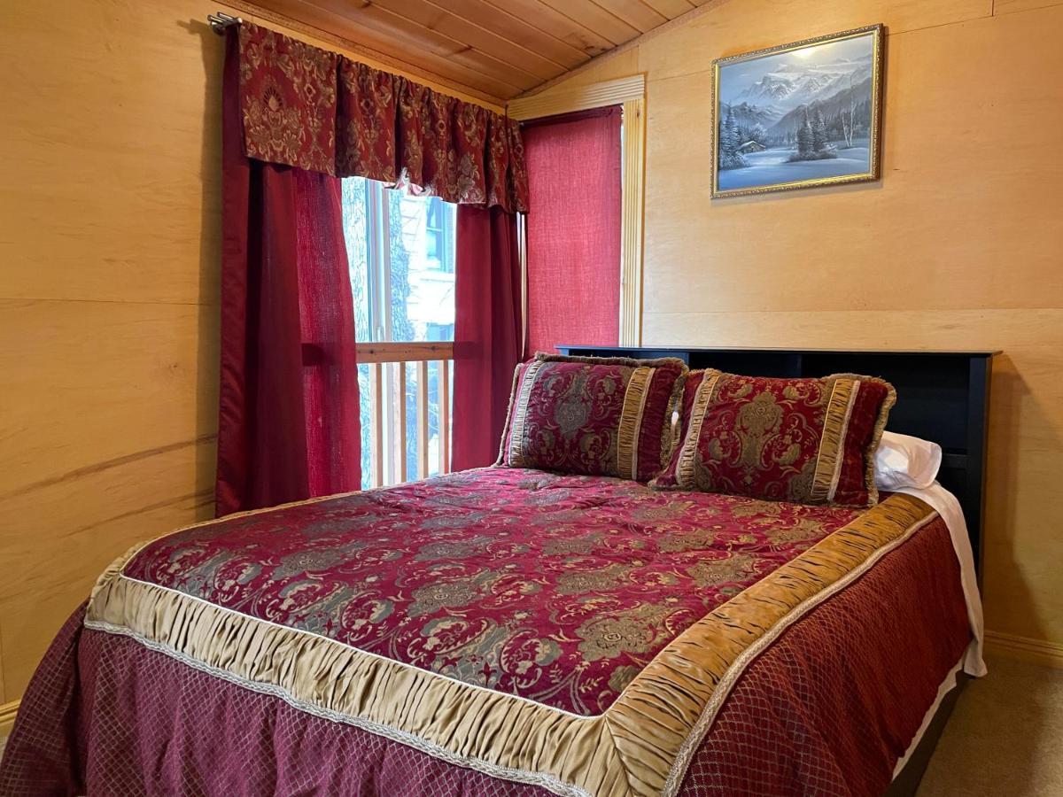 Luna Bed & Breakfast Grand Forks Bagian luar foto