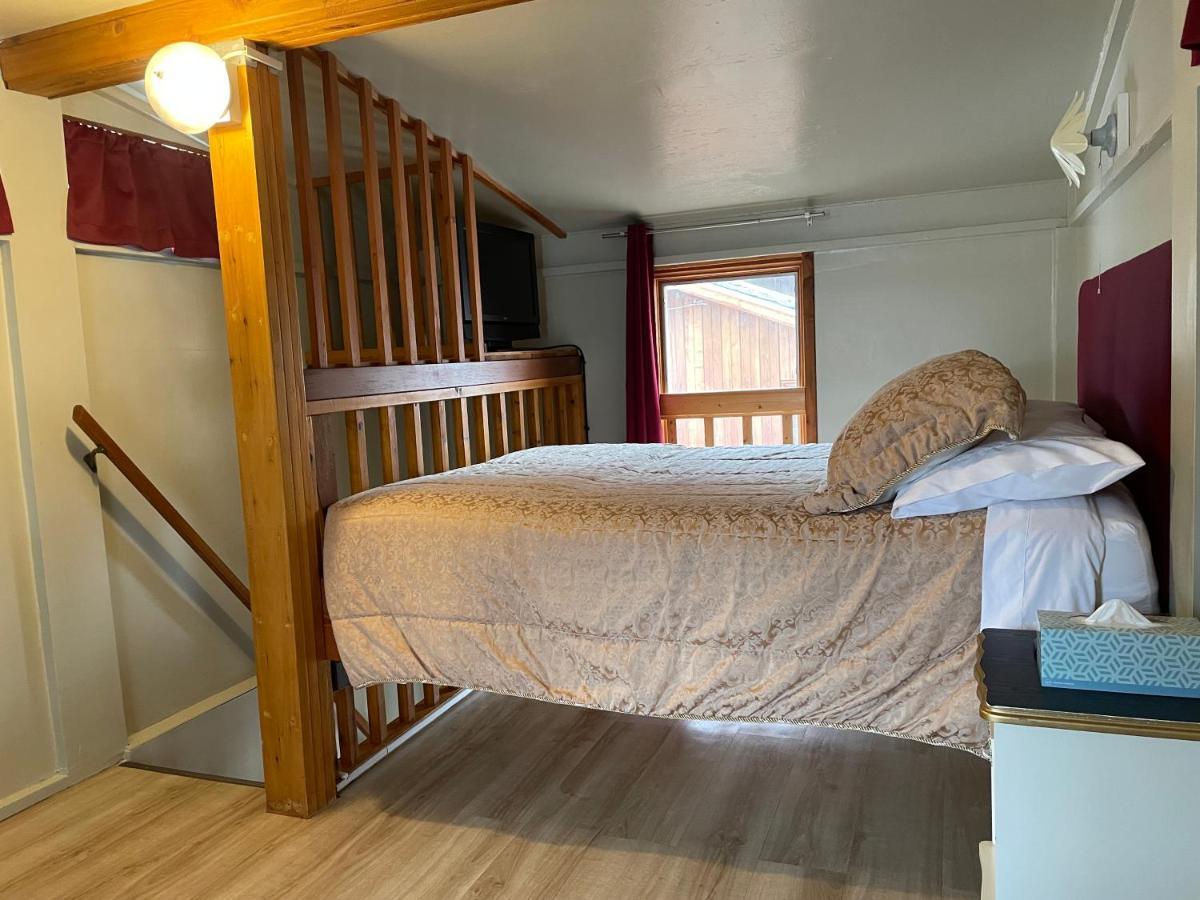 Luna Bed & Breakfast Grand Forks Bagian luar foto