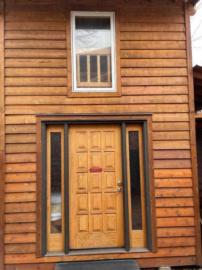 Luna Bed & Breakfast Grand Forks Bagian luar foto