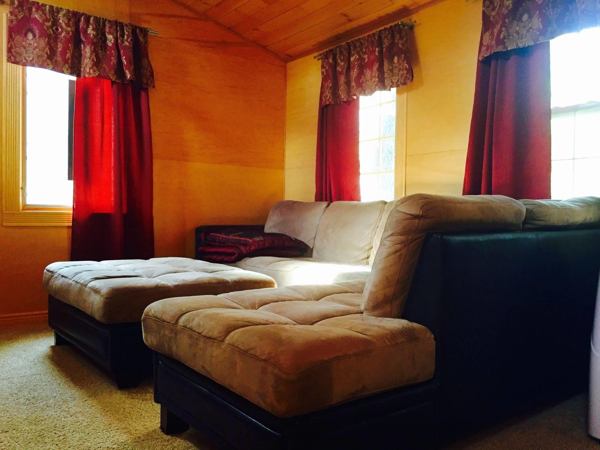 Luna Bed & Breakfast Grand Forks Bagian luar foto