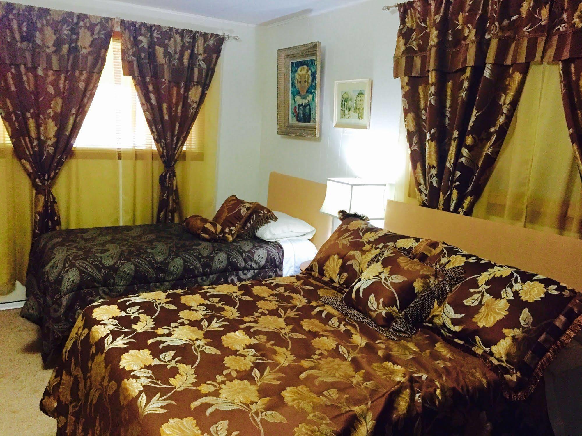 Luna Bed & Breakfast Grand Forks Bagian luar foto