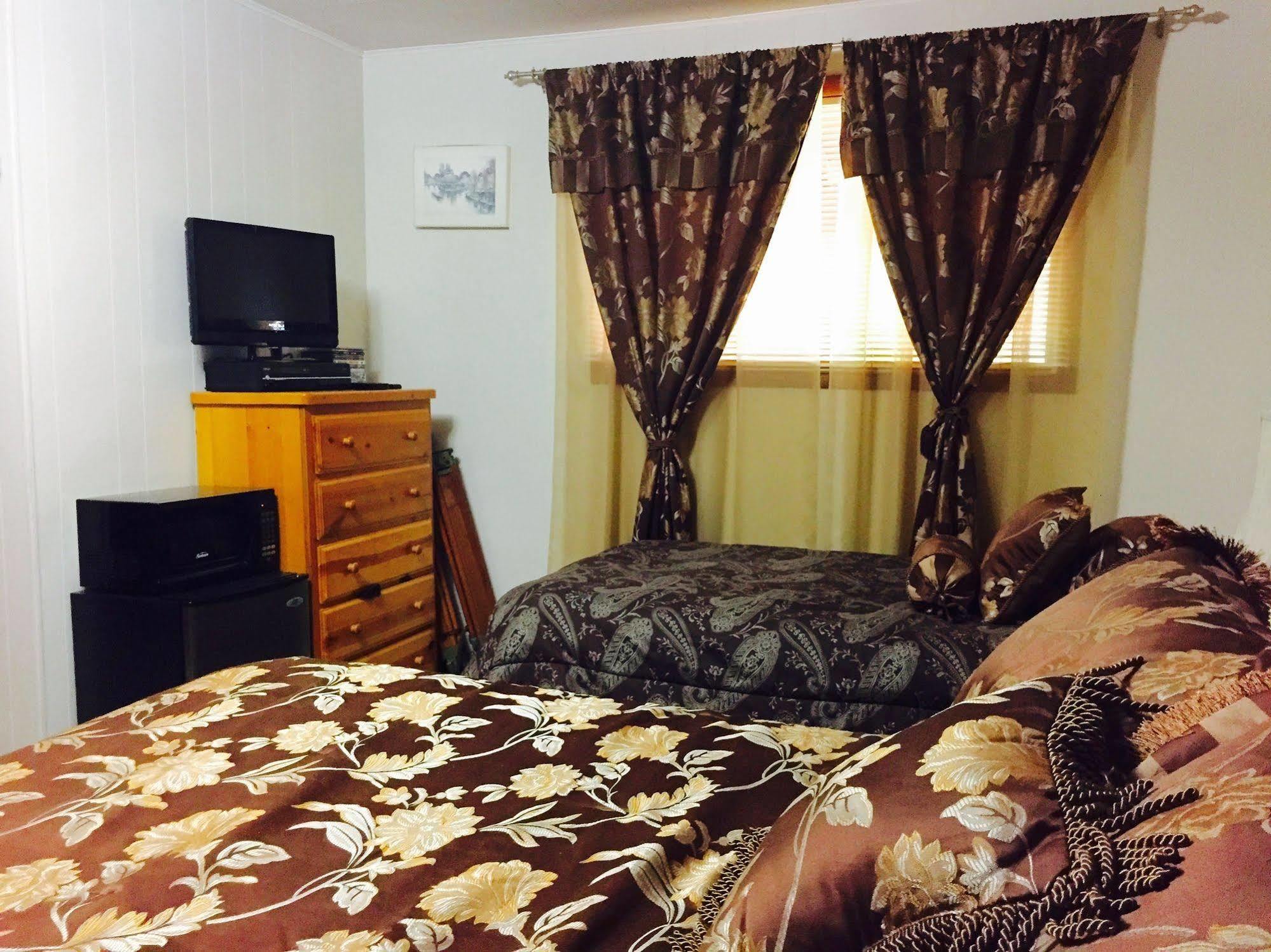 Luna Bed & Breakfast Grand Forks Bagian luar foto